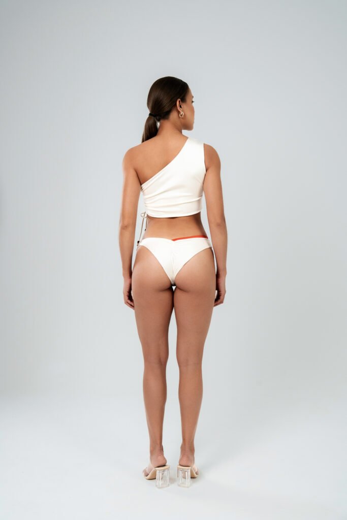 DUSKITTEN AMBER MOONLIGHT · Cheeky Bottom — campaign shot 3